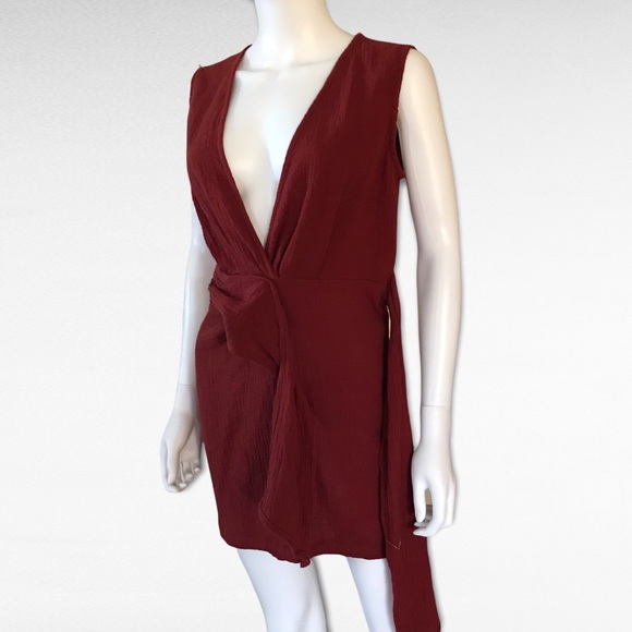 Olivaceous Very Sexy Deep V-Neck Dress - Picture 5 of 7